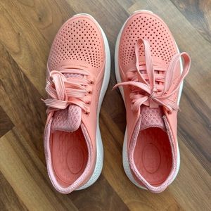 Women’s Crocs LiteRide Pacer sneakers